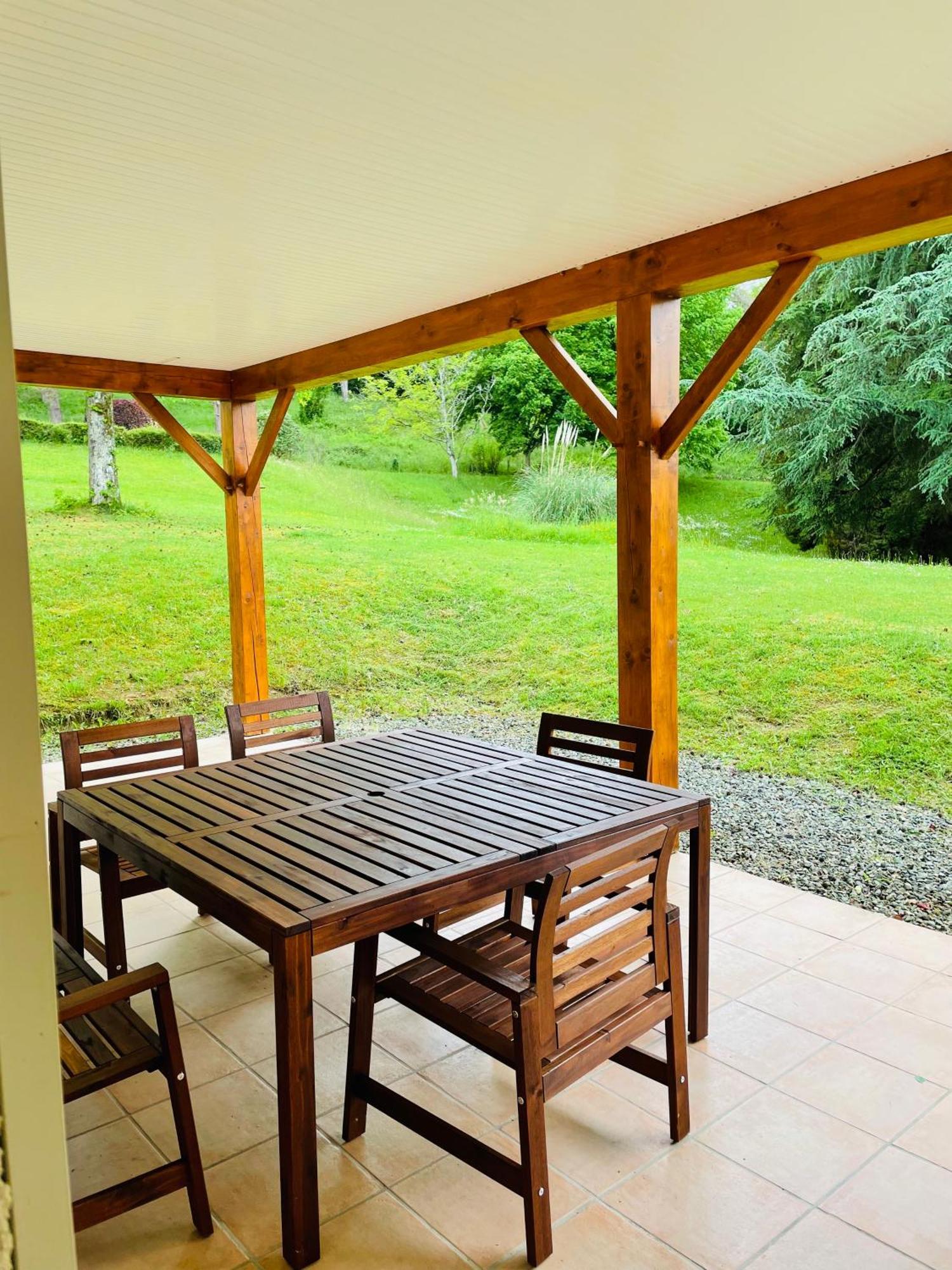 L'Oree Des Roses, Hebergement De Vacances Avec Jardin Et Piscine Gan Exterior photo
