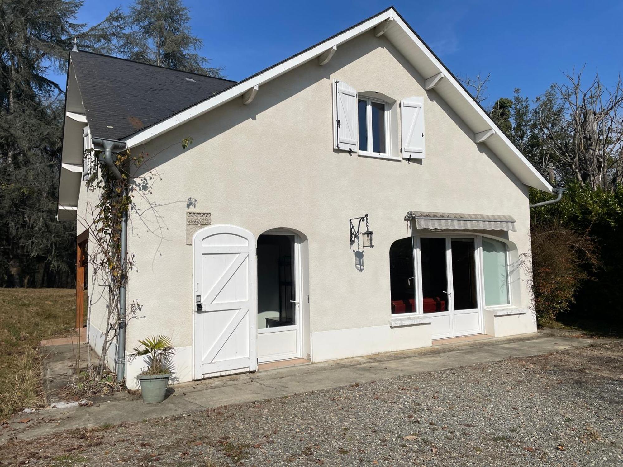 L'Oree Des Roses, Hebergement De Vacances Avec Jardin Et Piscine Gan Exterior photo